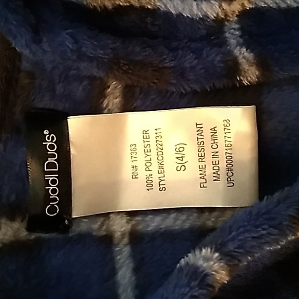 Robe - Picture 2 of 3